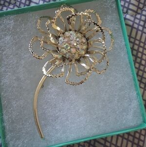 Sarah Coventry Brooch